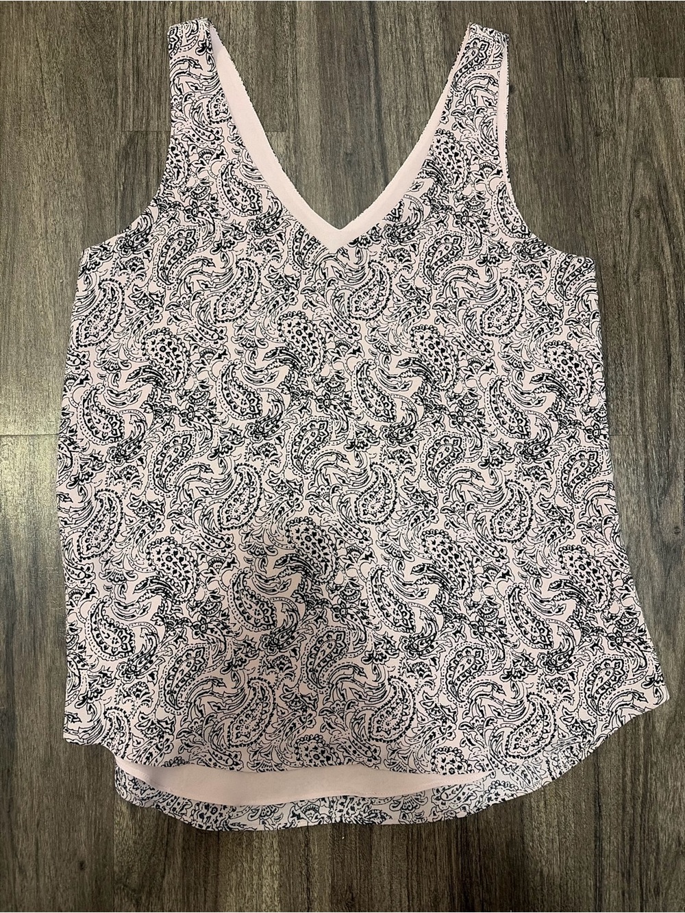Sleeveless V-Neck Pink Paisley Print Tank Top